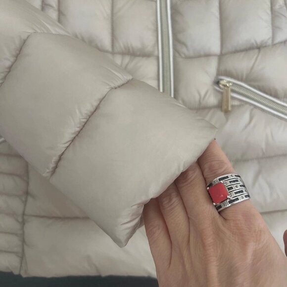 MICHAEL KORS puffer Jacket Woman In Beige With White Details, Gold Hardware.S - Picture 4 of 13